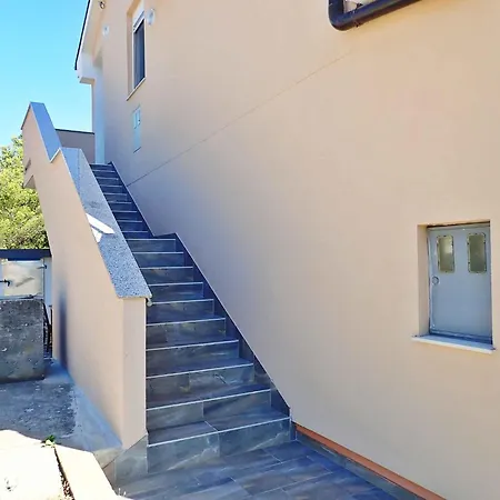 公寓 In Starigrad-paklenica 43218 斯塔利格拉德-帕克利尼卡