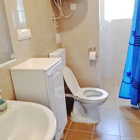 公寓 In Starigrad-paklenica 43218 *