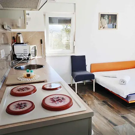 In Starigrad-paklenica 43218 * 斯塔利格拉德-帕克利尼卡