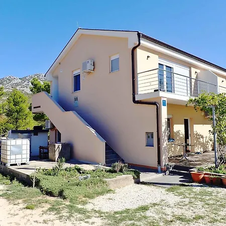 In Starigrad-paklenica 43218