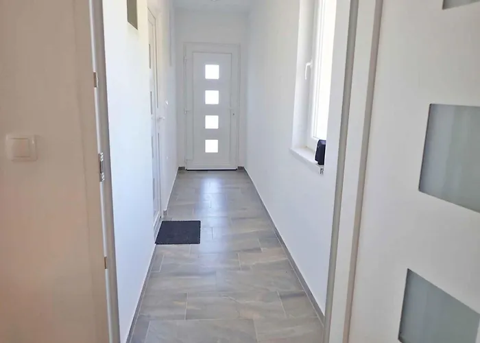 In Starigrad-paklenica 43218 * Стариград-Пакленица