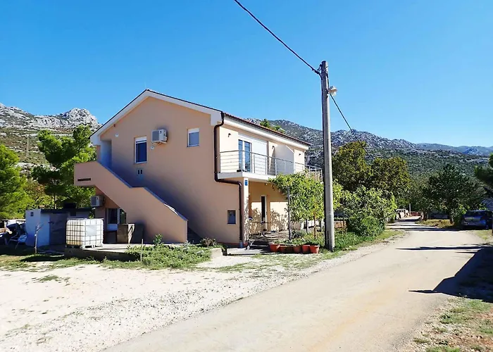 In Starigrad-paklenica 43218 Стариград-Пакленица